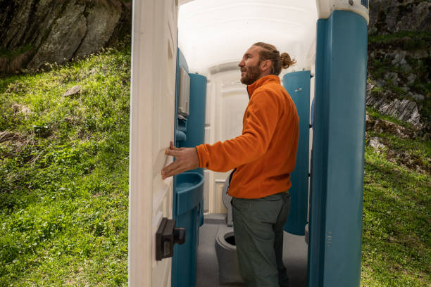 Best Portable bathroom rental  in Woodbury Center, CT